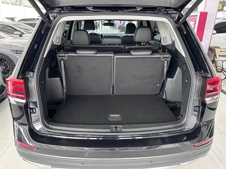 Photo 7 - Volkswagen Teramont Pro