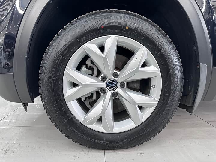 Photo 8 - Volkswagen Teramont Pro