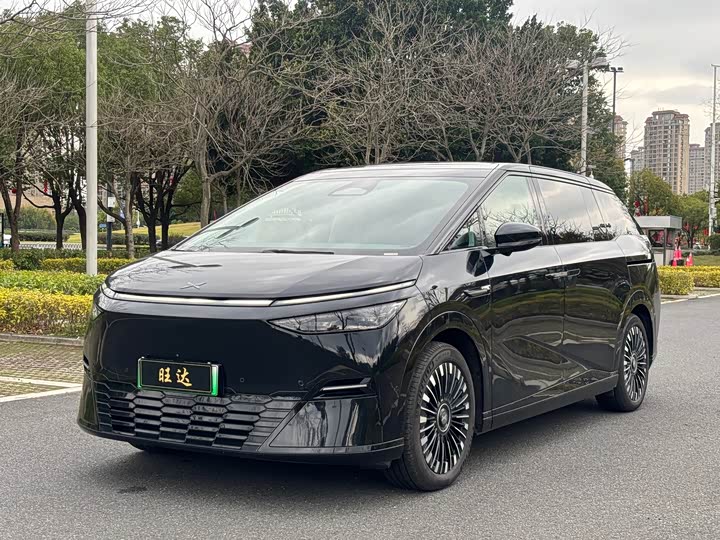 Фото 1 - XPeng X9