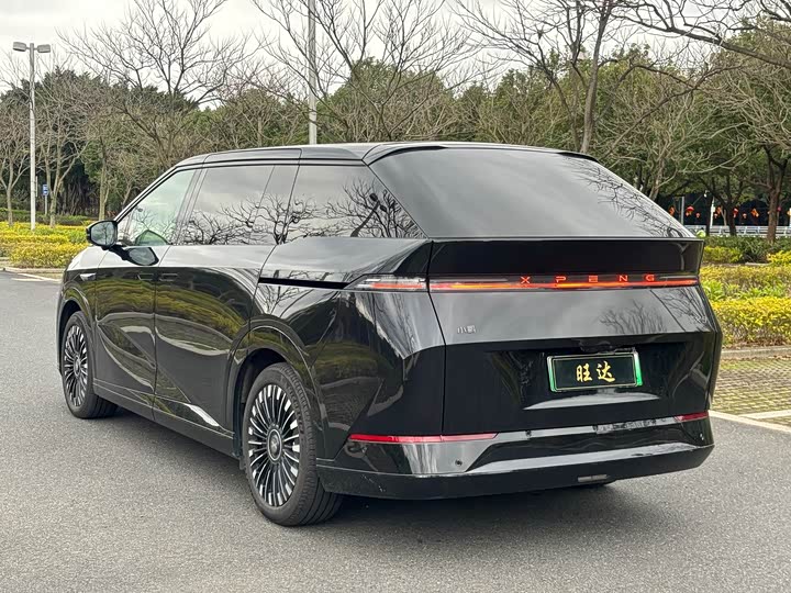 Фото 9 - XPeng X9