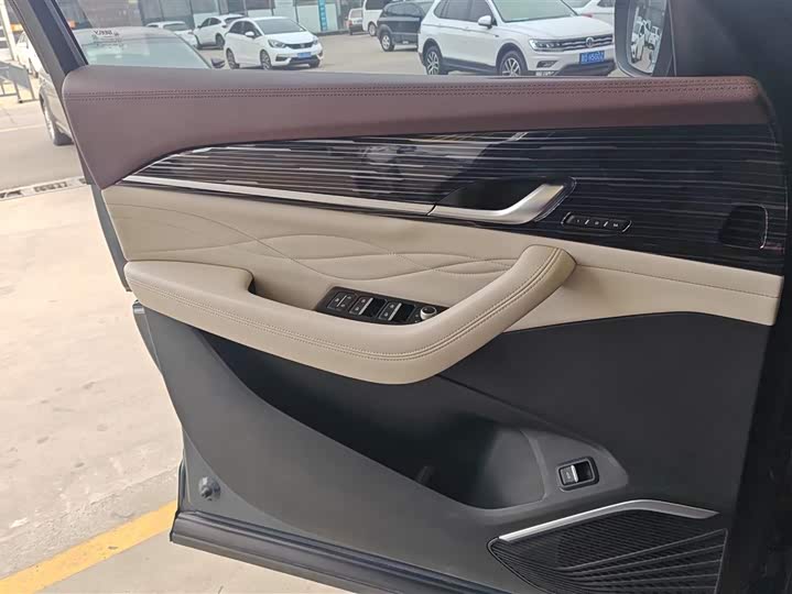 Фото 7 - Geely Monjaro