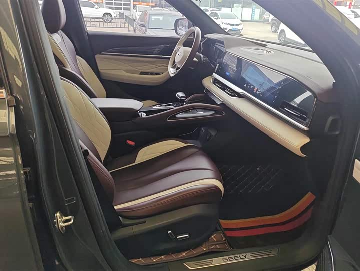 Фото 8 - Geely Monjaro