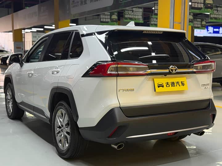 Photo 5 - Toyota Wildlander