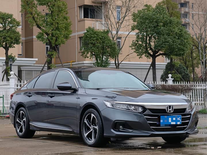 Фото 3 - Honda Accord