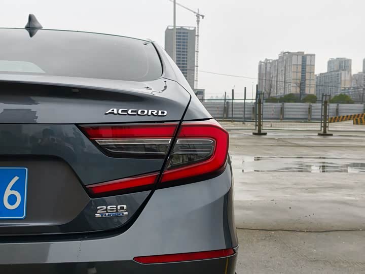 Фото 6 - Honda Accord