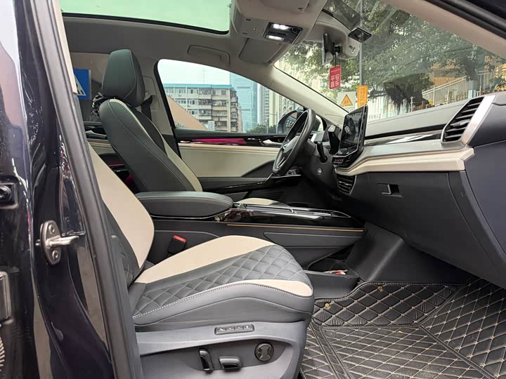 Фото 9 - Volkswagen ID.6 Crozz