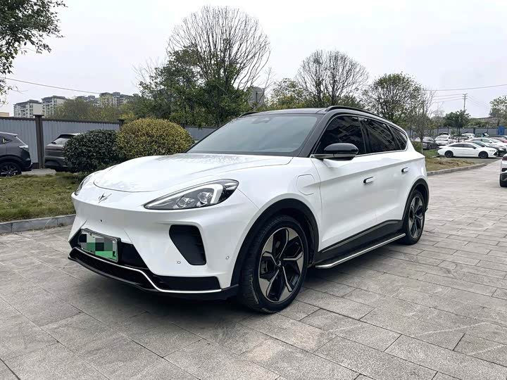 Фото 1 - BAIC Arcfox Alpha T