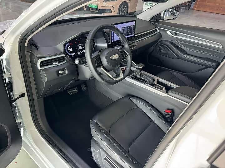 Фото 7 - Geely Emgrand