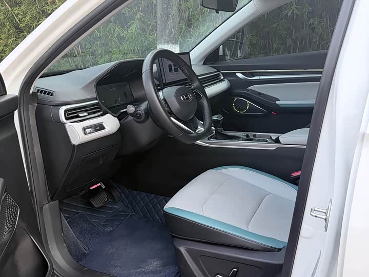 Фото 4 - Geely Emgrand