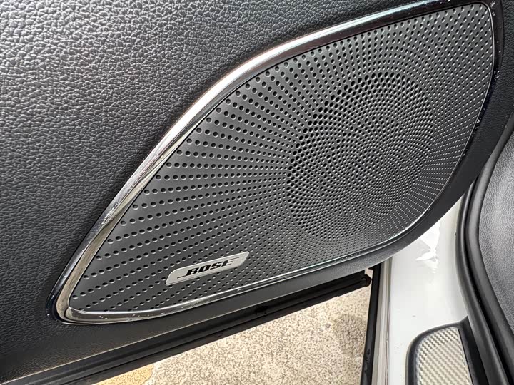 Photo 9 - Hongqi HS5