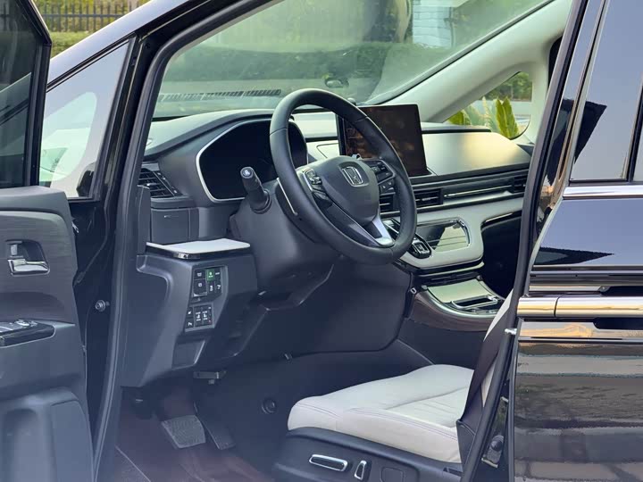 Фото 4 - Honda Elysion