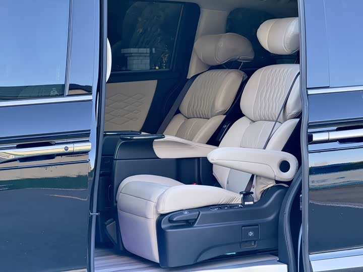 Фото 5 - Honda Elysion