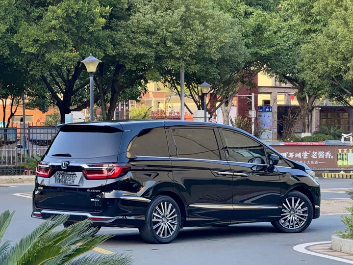 Фото 7 - Honda Elysion