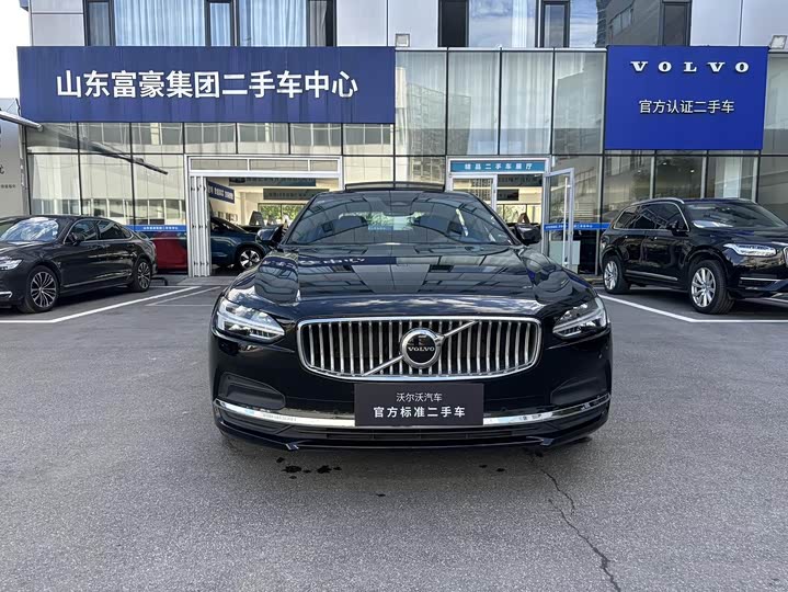 Фото 2 - Volvo S90