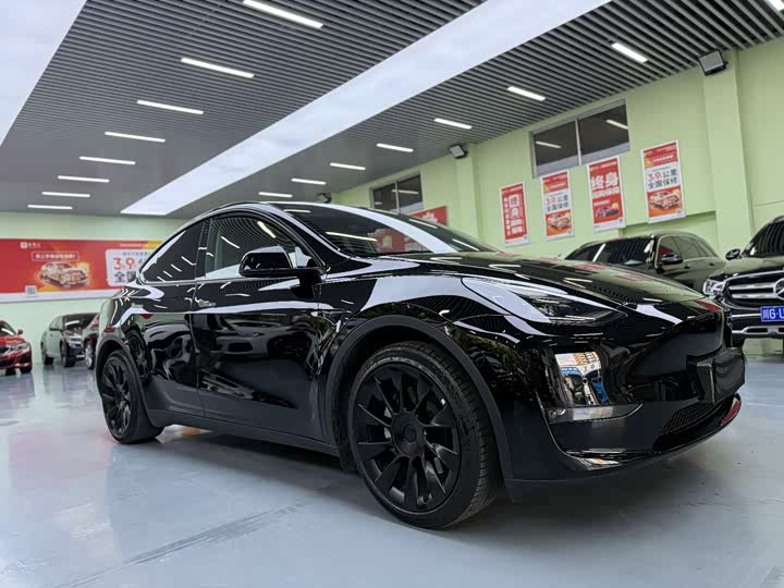 Photo 3 - Tesla Model Y