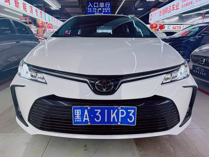 Фото 2 - Toyota Corolla