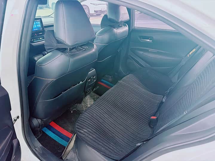 Фото 8 - Toyota Corolla