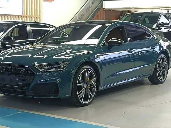 Фото 1 - Audi A7L