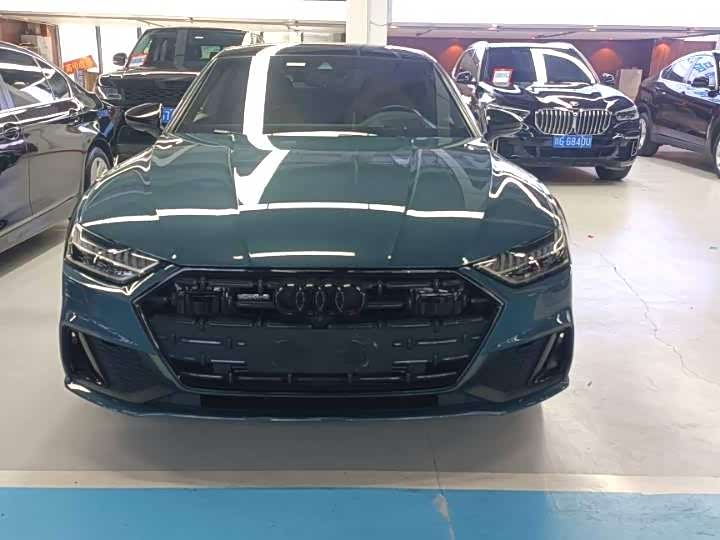 Фото 2 - Audi A7L