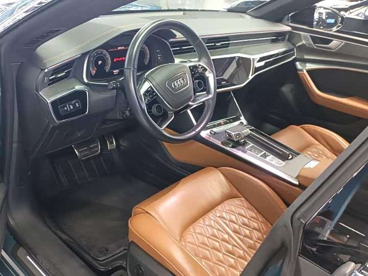 Фото 4 - Audi A7L