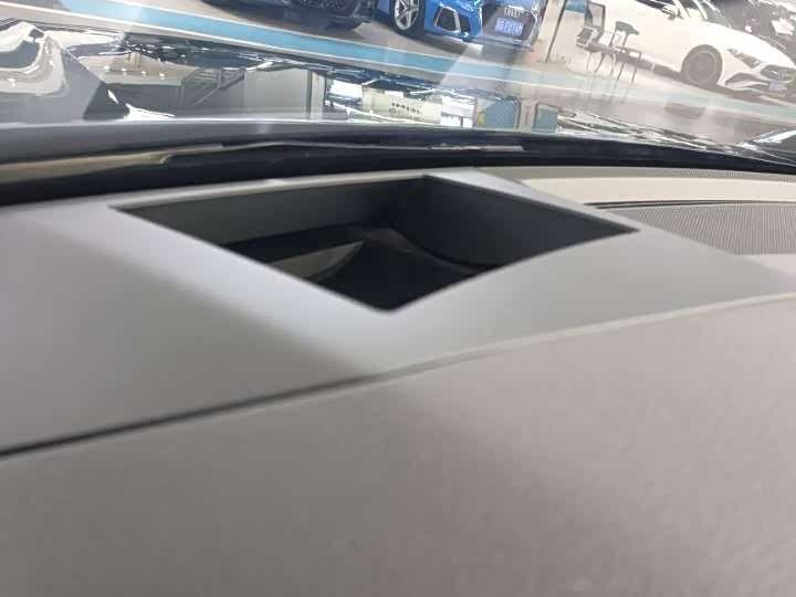 Фото 6 - Audi A7L