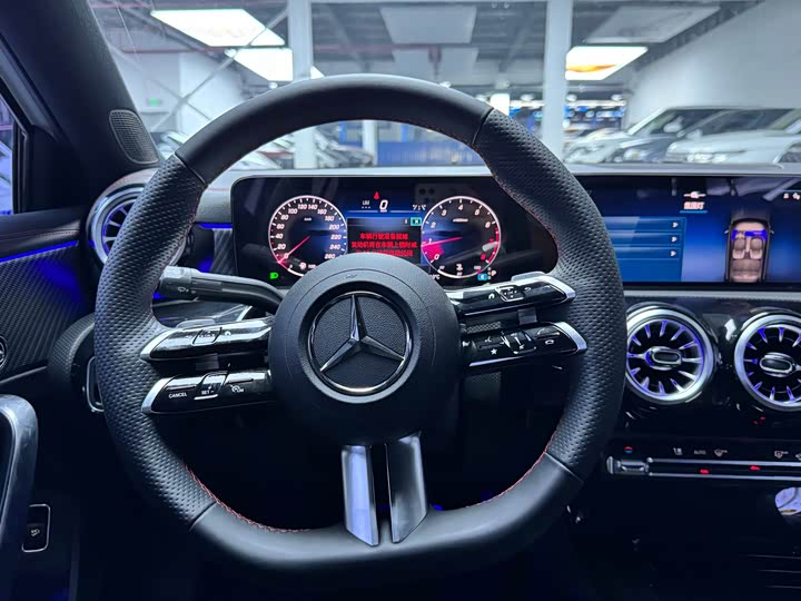 Фото 8 - Mercedes-Benz A-Class