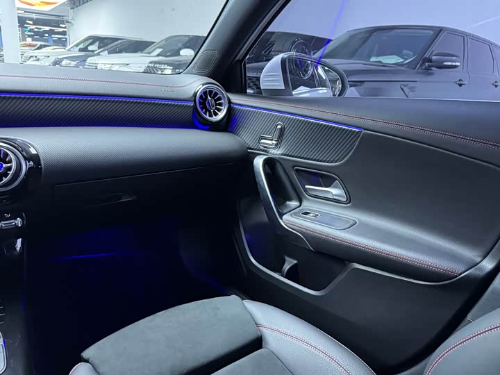 Фото 9 - Mercedes-Benz A-Class