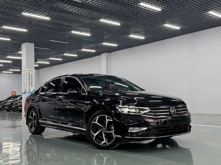 Фото 3 - Volkswagen Magotan