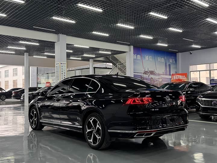 Фото 4 - Volkswagen Magotan