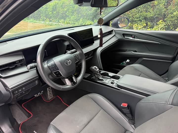 Фото 7 - Toyota Camry