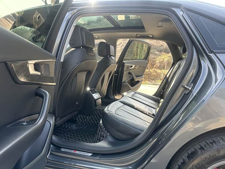 Фото 5 - Audi A4L