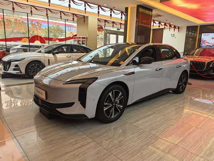 Фото 1 - Hongqi EH7