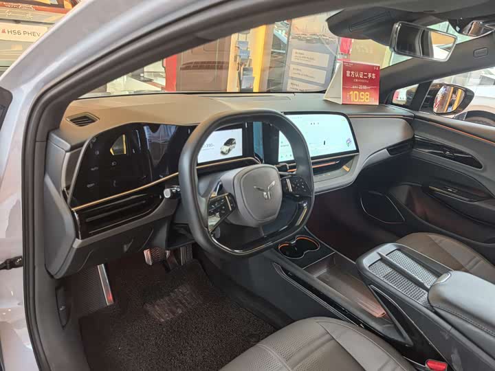 Фото 9 - Hongqi EH7