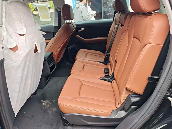 Фото 7 - Audi Q7