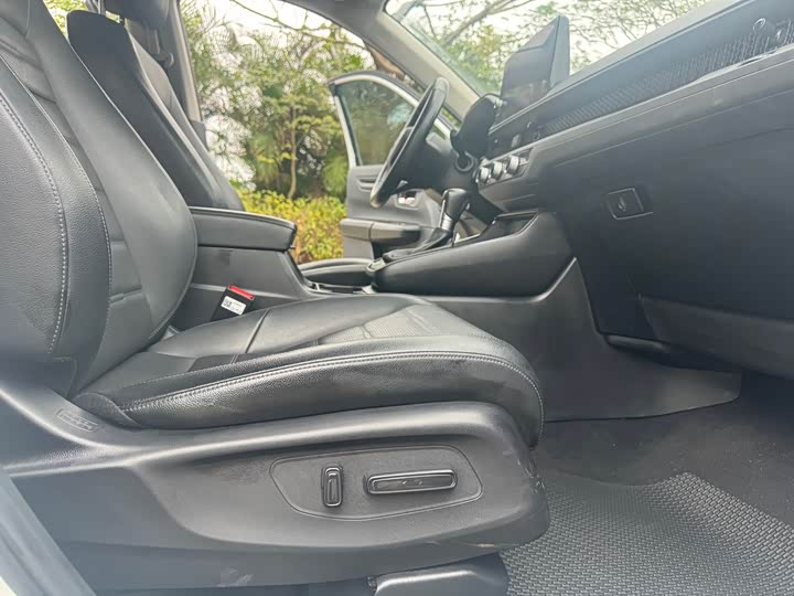 Photo 8 - Honda CR-V