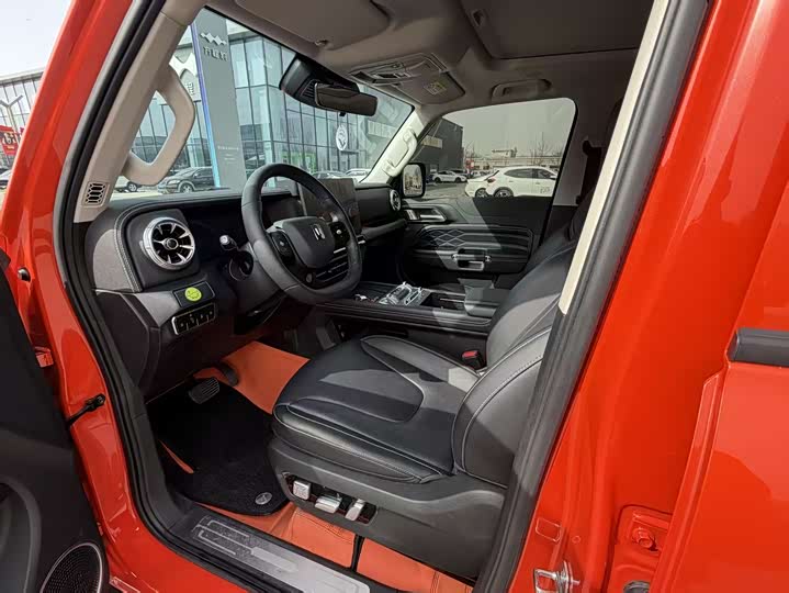 Фото 5 - Tank 300 Hybrid