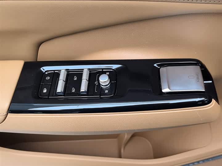 Photo 9 - Geely Galaxy L7