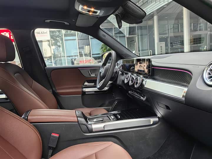 Фото 9 - Mercedes-Benz GLB-Class