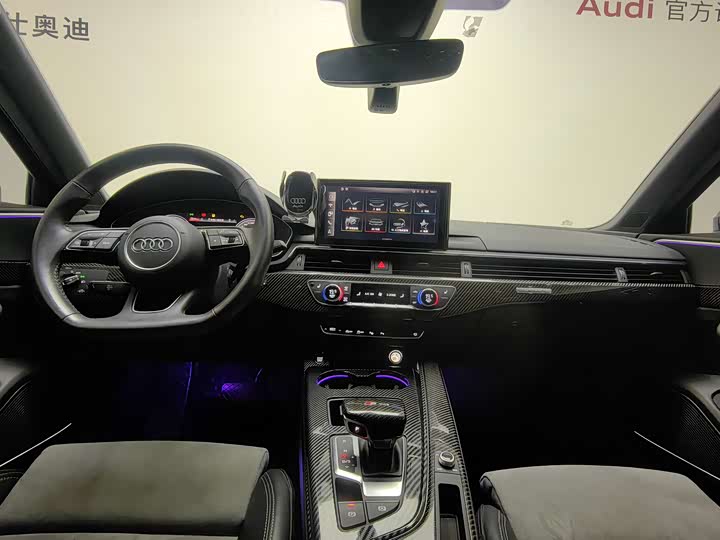 Фото 7 - Audi A4L