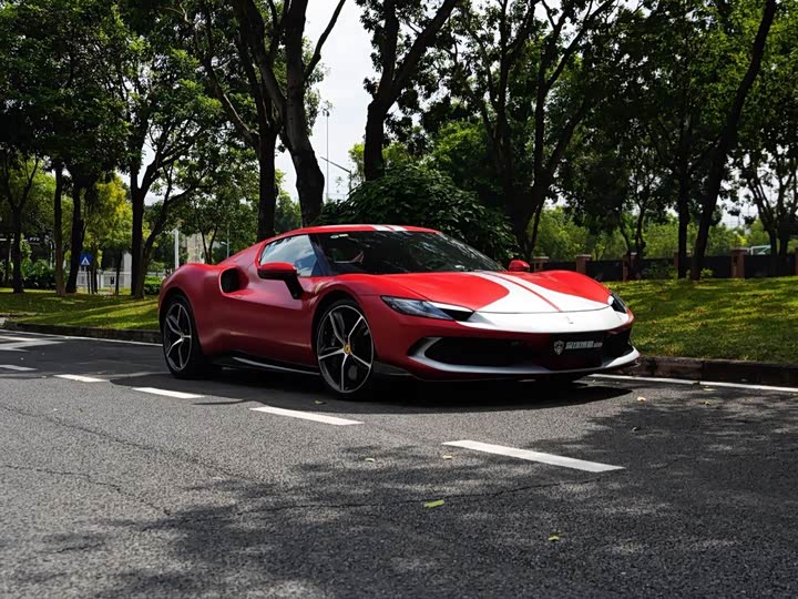 Photo 2 - Ferrari 296