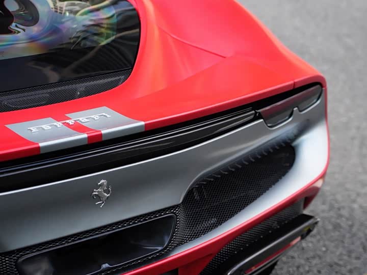 Photo 8 - Ferrari 296