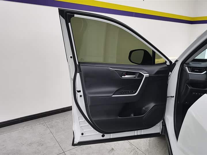 Photo 7 - Toyota Wildlander