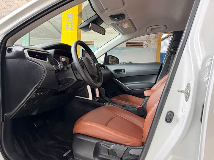 Фото 4 - Toyota Corolla Cross