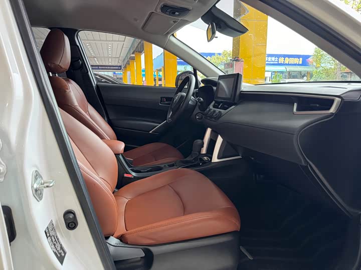 Фото 6 - Toyota Corolla Cross