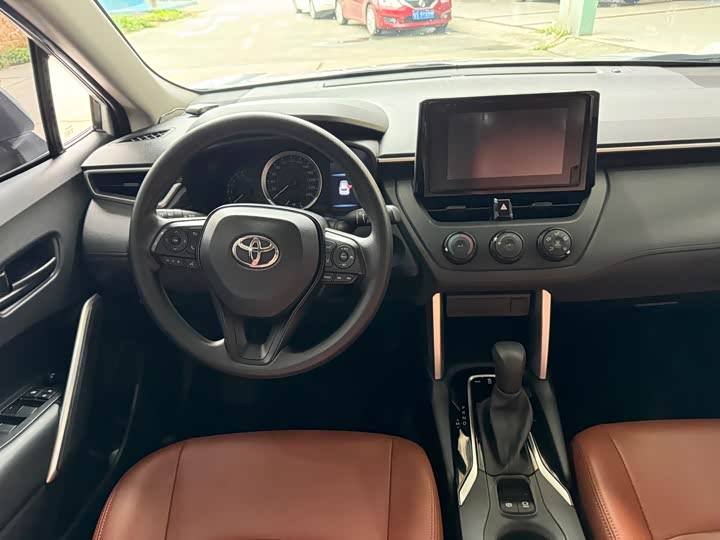 Фото 8 - Toyota Corolla Cross