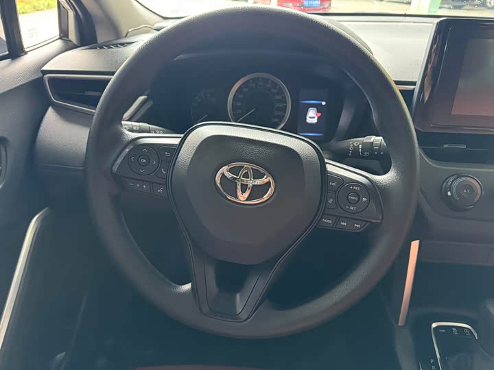 Фото 9 - Toyota Corolla Cross