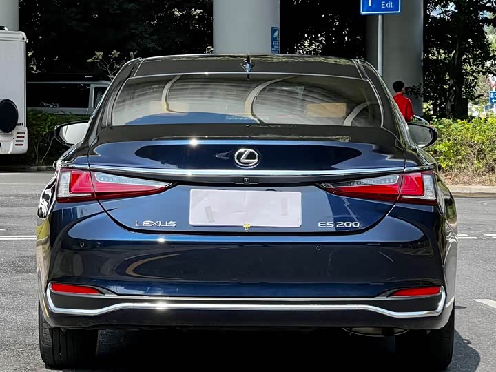 Фото 4 - Lexus ES