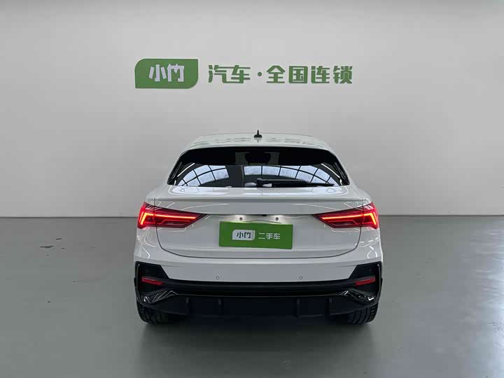 Photo 4 - Audi Q3 Sportback