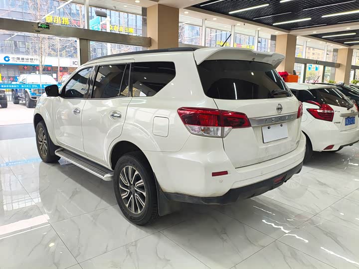 Фото 7 - Nissan Terra