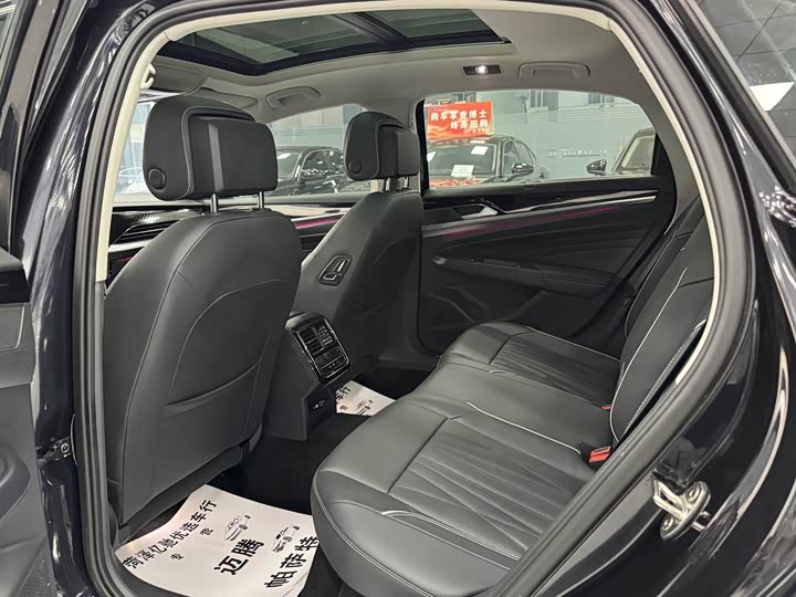 Фото 8 - Volkswagen Passat